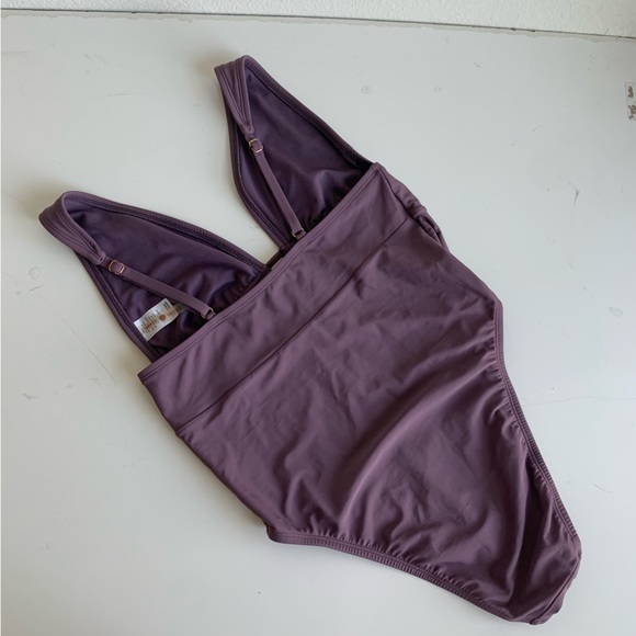 Shade and Shore one‎ piece lavender swimsuit, high cut thigh large - Picture 5 of 11